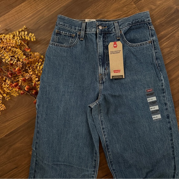 NWT High Waisted Straight Levi’s Jeans - Picture 2 of 7